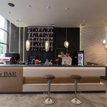 Golden Park Hotel