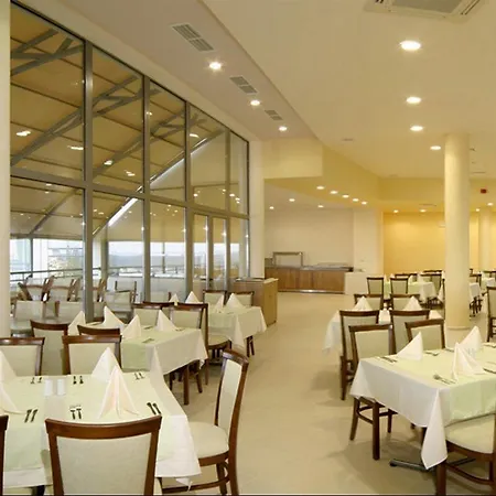 ホテル Golden Park 4*
